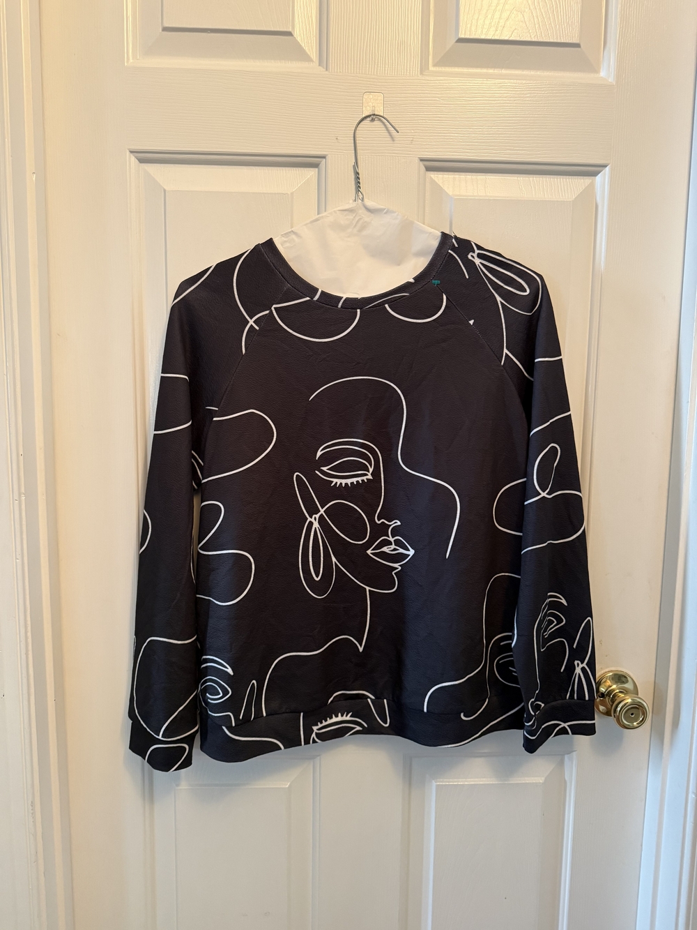 SHEIN Black Long Sleeve Top with White Abstract Line Art